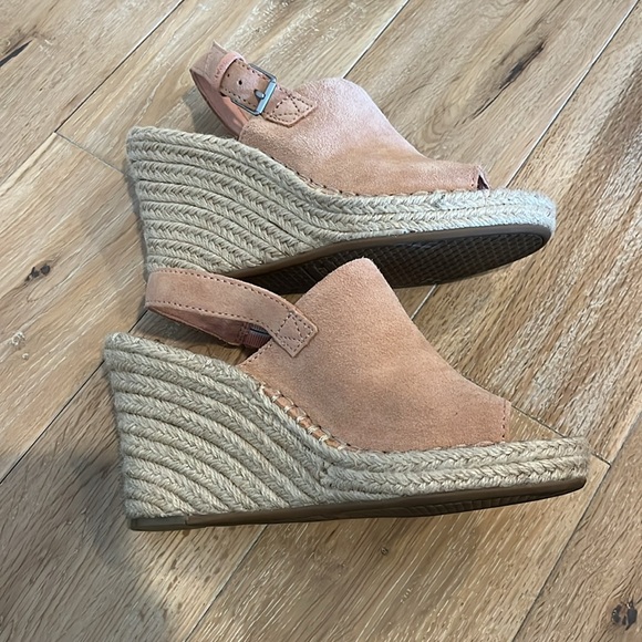 Tom’s Espadrille Wedge - Picture 2 of 4